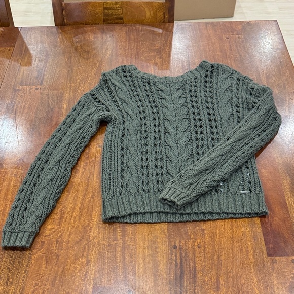 Hollister Sweaters - Hollister Women's Cable Knit Sweater - Dark Green size S